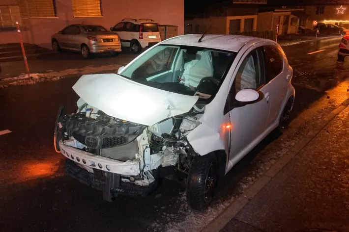 Bilten GL ,accident ,black ice,எச்சரிக்கை,Glarus,விபத்து,SwissTamilnews
