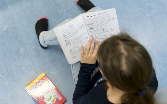 சுவிஸ் பள்ளிகளில் மொழி கற்பிக்கும் சீர்திருத்தம்! 2 edb7d40e9a0dec143b7c79035d8a5e5f98a9c719 92166490